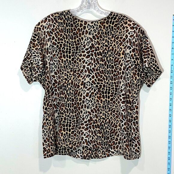 Cheetah Print Short Sleeve Silk Top By Linda Hutton. Size XL. - Picture 1 of 7